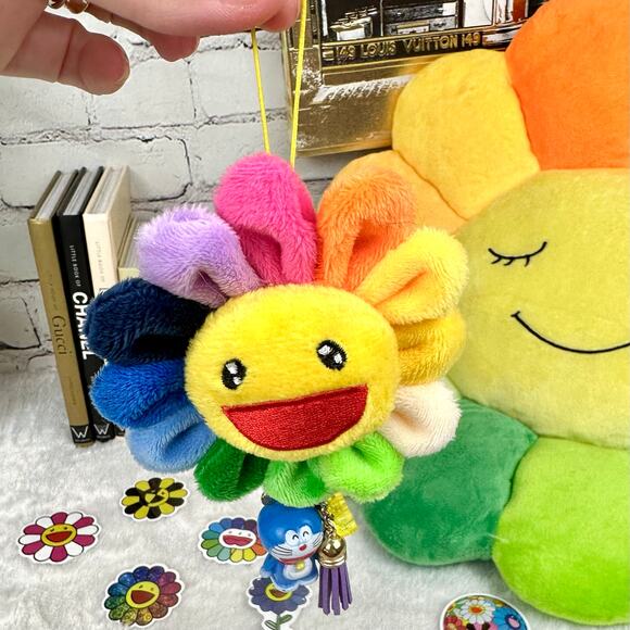 Murakami looking smile rainbow Pillow, stickers & bag charm keychain - Picture 5 of 11